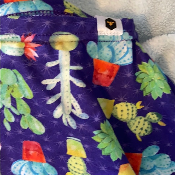 Bumblito Reva Car sear/nursing cover Bee Covered - Picture 2 of 4